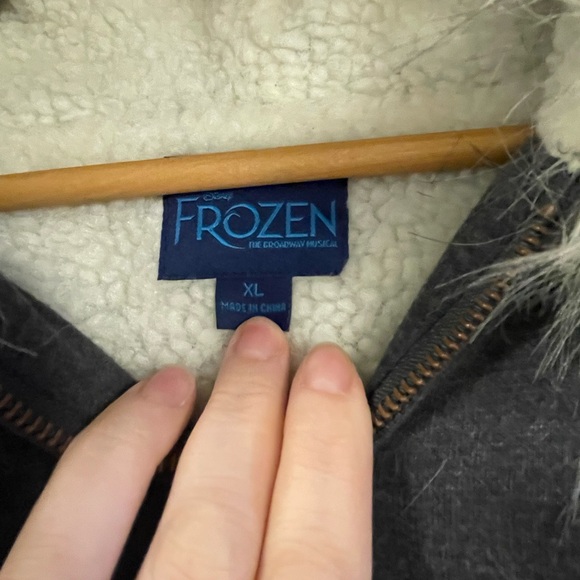 Frozen Disney on Broadway jacket - Picture 3 of 5